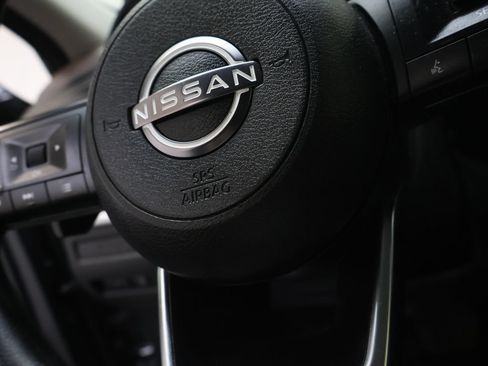 Used 2023 Nissan Rogue S AWD/4WD image 21