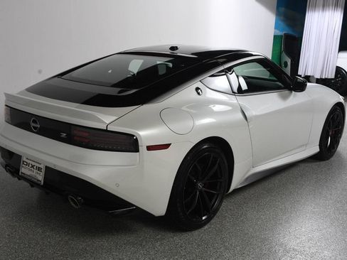 Used 2024 Nissan Z Performance w/ Floor Mat Package RWD image 9