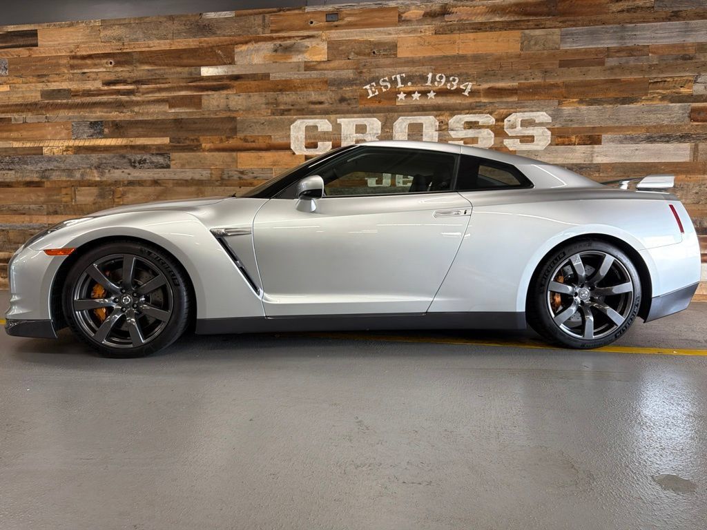 Used 2009 Nissan GT-R Premium AWD/4WD image 18