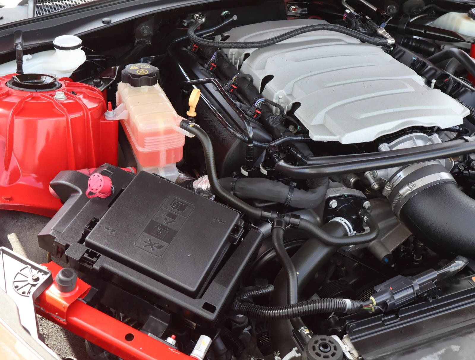Used 2018 Chevrolet Camaro SS RWD image 13