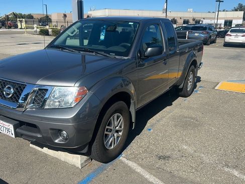 Used 2019 Nissan Frontier SV RWD image 1