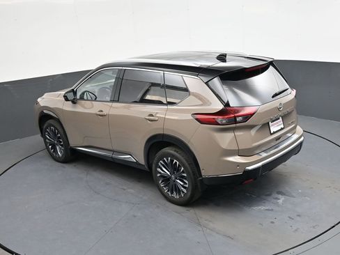 Used 2024 Nissan Rogue Platinum image 26