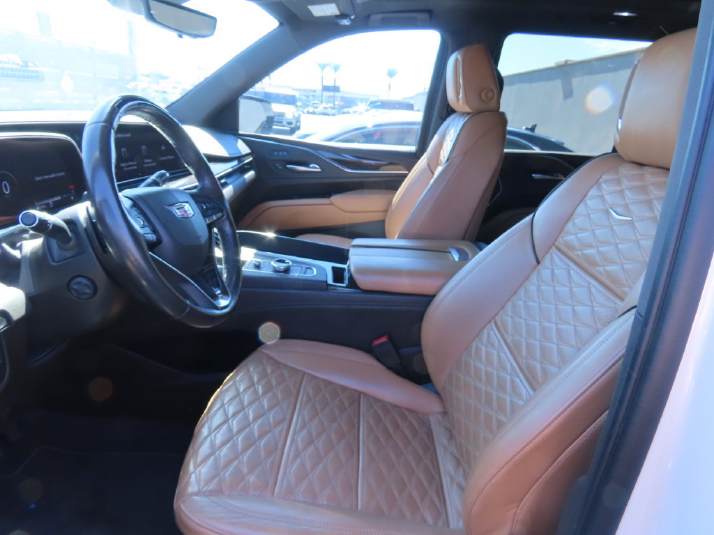 Used 2022 Cadillac Escalade Premium Luxury AWD/4WD image 10