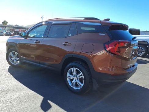 Used 2019 GMC Terrain SLE w/ Driver Convenience Package image 3