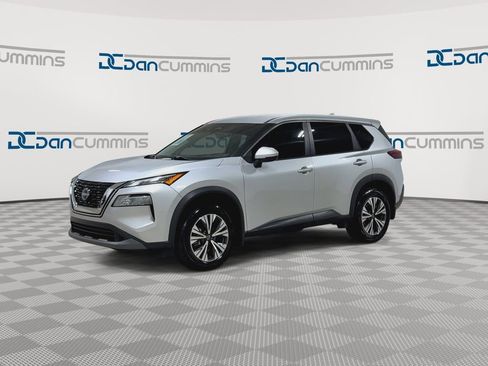 Used 2022 Nissan Rogue SV FWD image 4