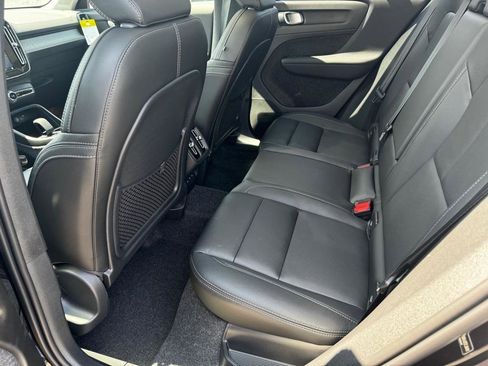 New 2025 Volvo XC40 B5 Core w/ Protection Package Premier image 10