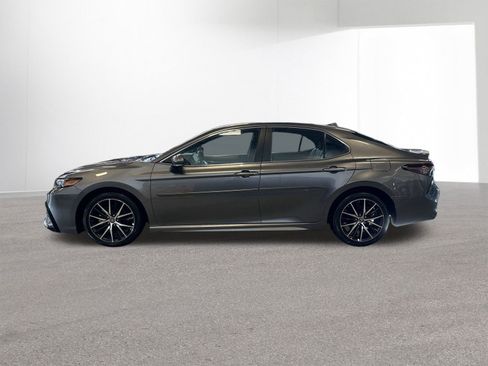 Used 2024 Toyota Camry SE image 28