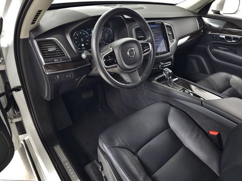 Used 2019 Volvo XC90 T5 Momentum w/ Multimedia Package AWD/4WD image 17