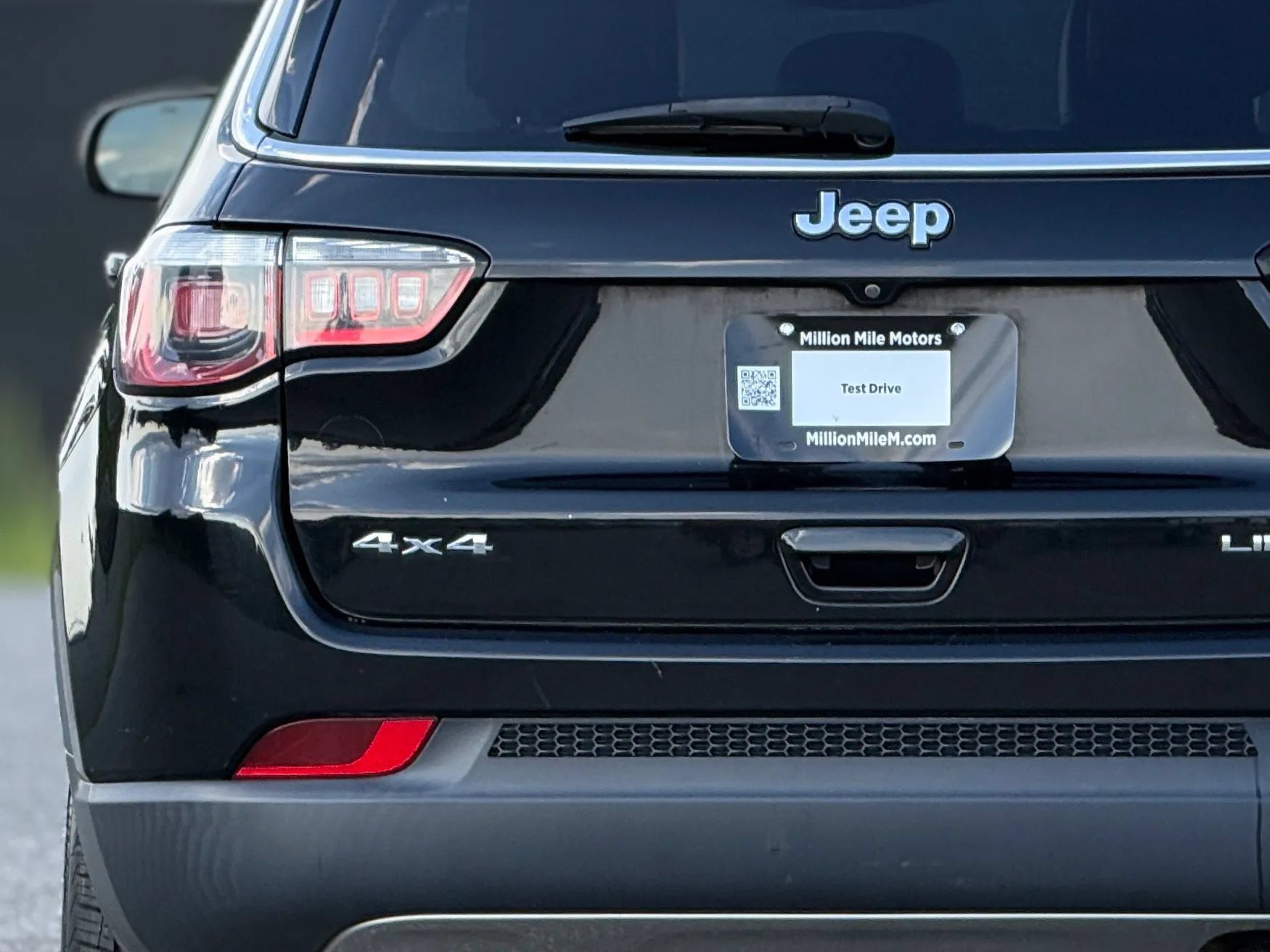 Used 2018 Jeep Compass Limited AWD/4WD image 13