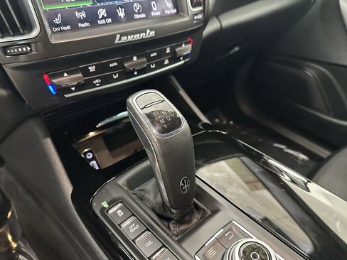Used 2019 Maserati Levante image 24