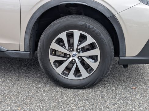 Used 2020 Subaru Outback Premium image 11