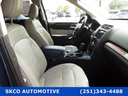 Used 2019 Ford Explorer Platinum image 13