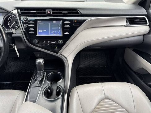 Used 2018 Toyota Camry SE FWD image 26