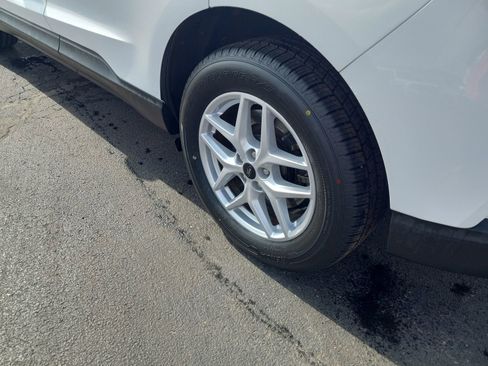 Used 2024 Ford Edge SEL image 10