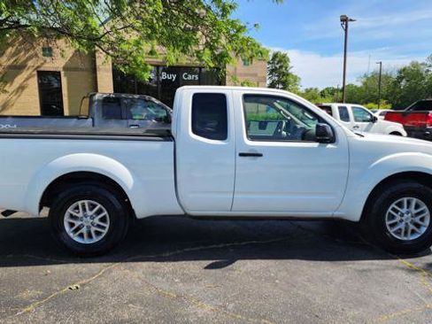 Used 2014 Nissan Frontier SV RWD image 4