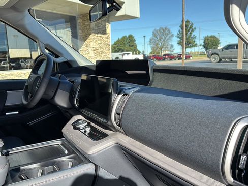 New 2025 Ford Expedition Max Active image 33