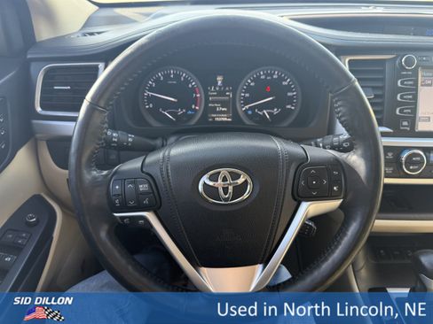 Used 2015 Toyota Highlander Limited Platinum image 12