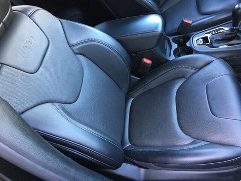 Used 2023 Jeep Cherokee Altitude Lux image 27