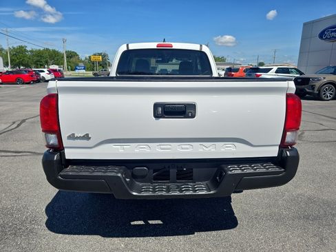 Used 2019 Toyota Tacoma SR AWD/4WD image 7