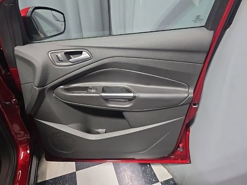 Used 2017 Ford Escape SE AWD/4WD image 6