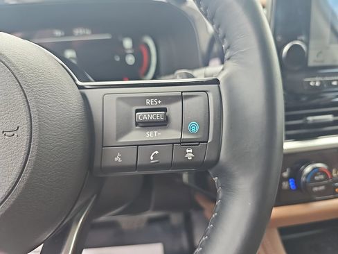 Used 2025 Nissan Pathfinder Platinum w/ Cargo Package FWD image 18