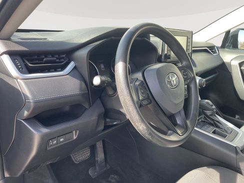 Used 2021 Toyota RAV4 XLE image 19