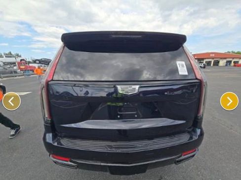 Used 2021 Cadillac Escalade Sport w/ Driver Assist Tech Package image 4