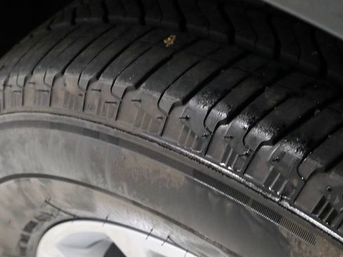 Used 2024 Chevrolet Equinox LS AWD/4WD image 19