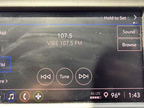 Used 2024 Chevrolet Equinox LT FWD image 28