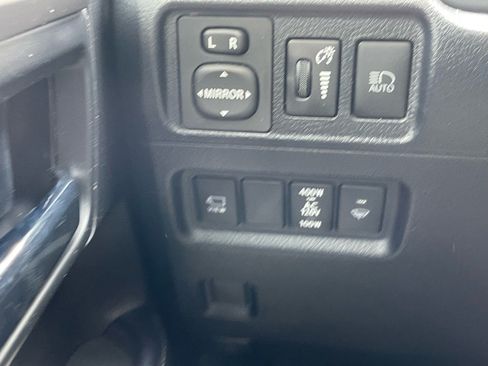 Used 2022 Toyota 4Runner Limited AWD/4WD image 18
