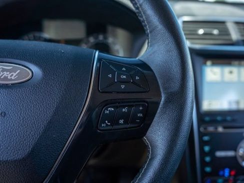 Used 2018 Ford Explorer Platinum AWD/4WD image 19