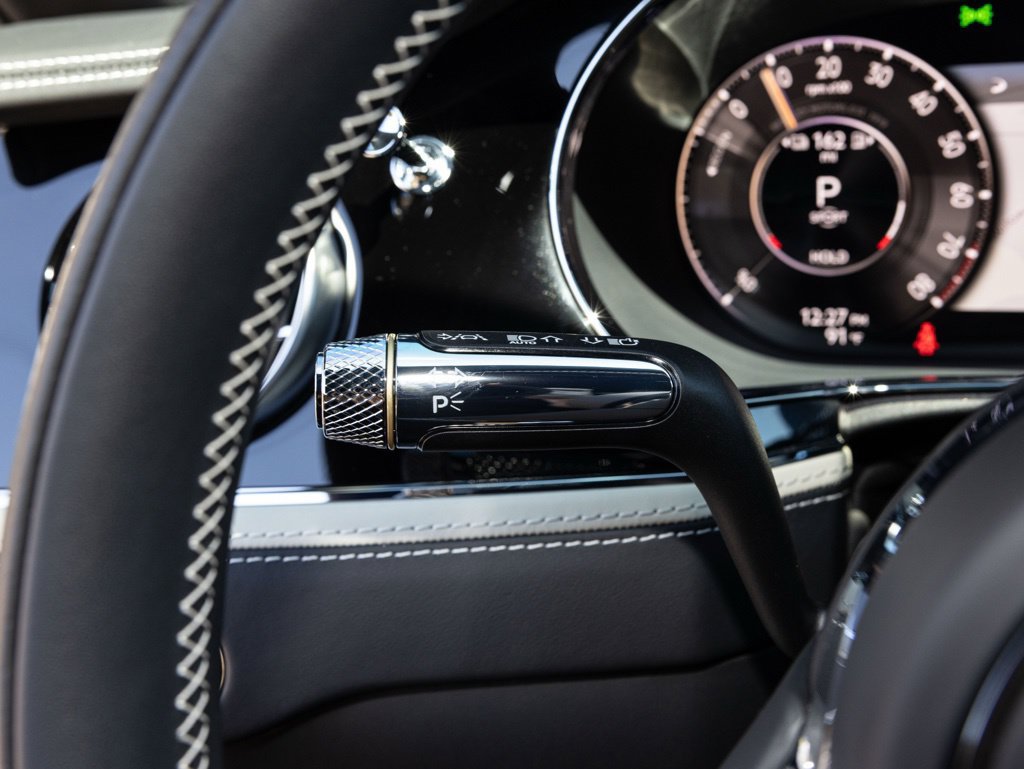 Used 2025 Bentley Flying Spur Plug-In Hybrid AWD/4WD image 41