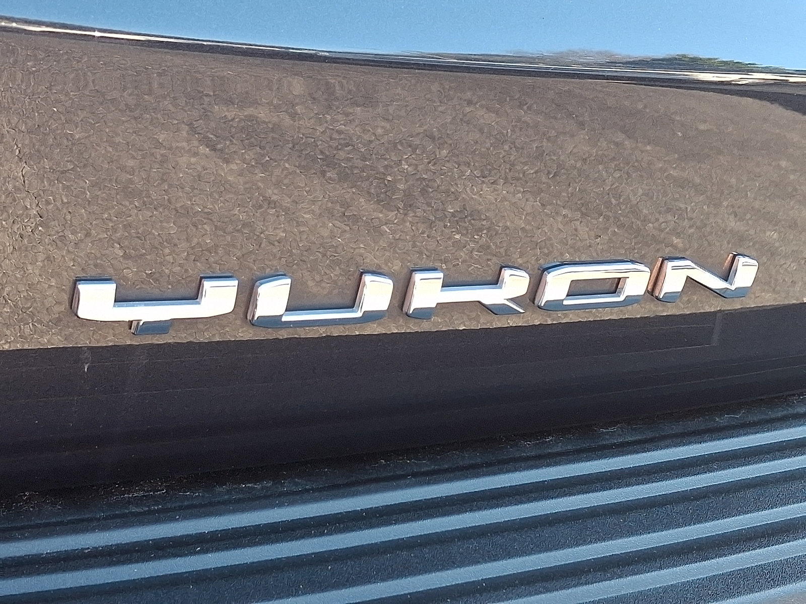 Used 2023 GMC Yukon XL Denali Ultimate AWD/4WD image 32