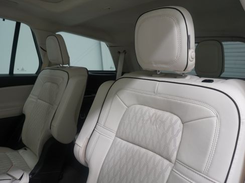 Used 2020 Lincoln Aviator Black Label Grand Touring w/ Class IV Trailer Tow Package AWD/4WD image 13