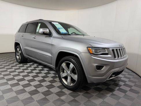 Used 2016 Jeep Grand Cherokee Overland w/ Advanced Technology Group AWD/4WD image 6