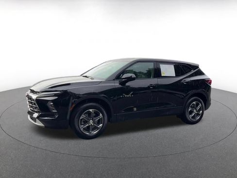 Used 2025 Chevrolet Blazer LT FWD image 6