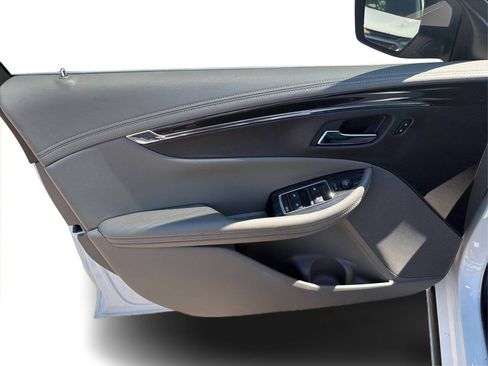 Used 2019 Chevrolet Impala LT w/ LT Leather Package FWD image 18