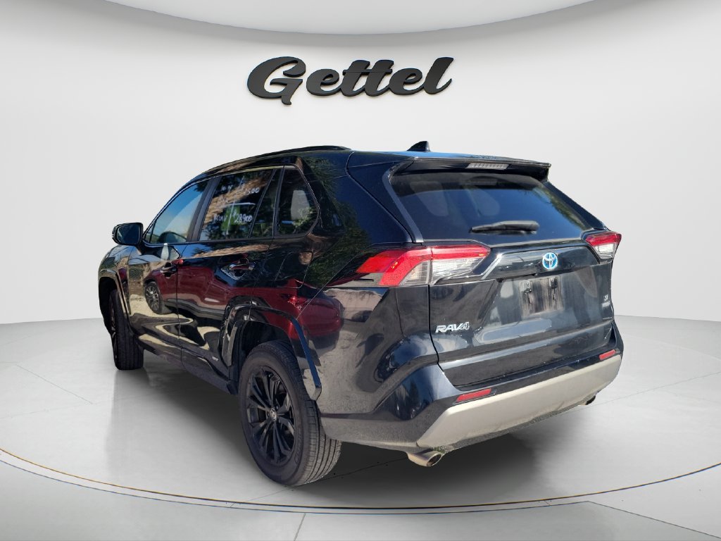 Used 2022 Toyota RAV4 SE w/ Convenience Package AWD/4WD image 5
