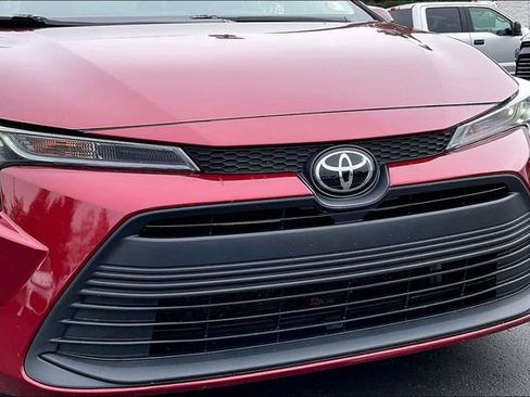 Used 2023 Toyota Corolla LE FWD image 30
