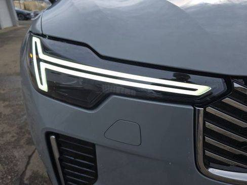 New 2026 Volvo XC90 B6 Plus w/ Protection Package Premier image 10