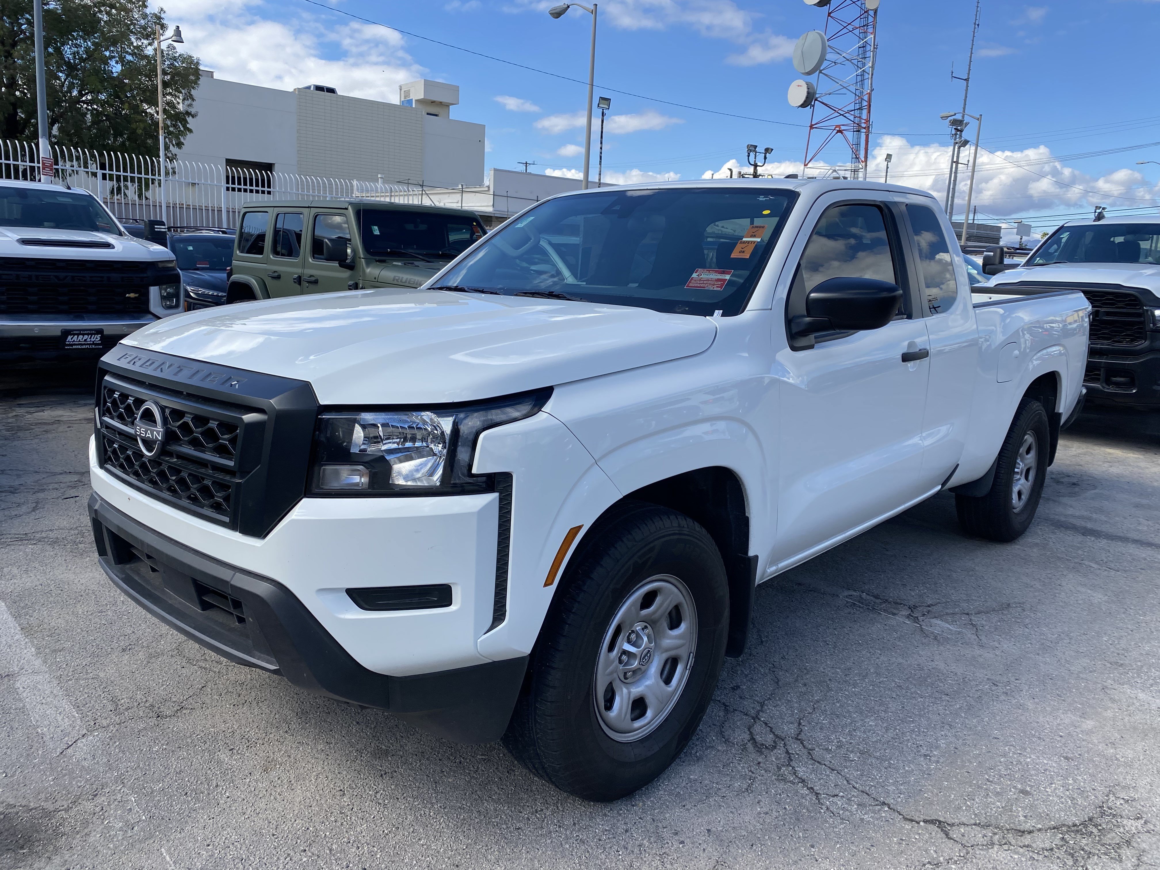 Used 2024 Nissan Frontier S RWD image 2