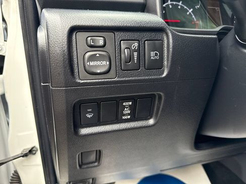 Used 2021 Toyota 4Runner SR5 AWD/4WD image 30