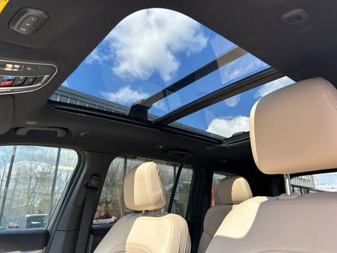 Used 2023 Jeep Grand Cherokee 4WD 4xe w/ Luxury Tech Group II image 28