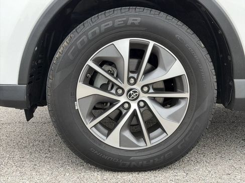 Used 2017 Toyota RAV4 XLE AWD/4WD image 39