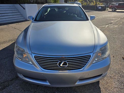 Used 2008 Lexus LS 460 RWD image 2