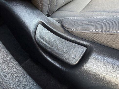 Used 2025 Hyundai Elantra SEL image 29