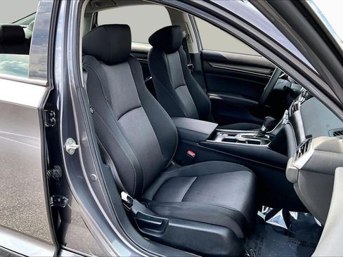 Used 2019 Honda Accord LX image 9