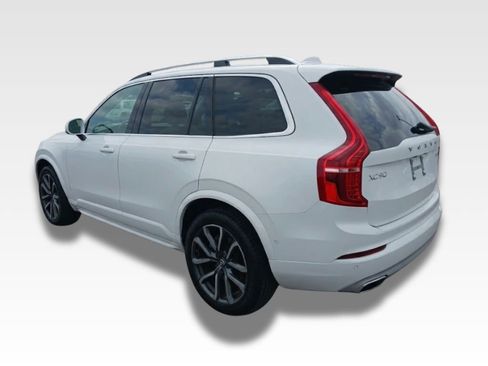 Used 2019 Volvo XC90 T5 Momentum image 3