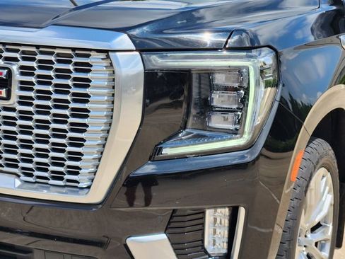 Used 2024 GMC Yukon XL Denali AWD/4WD image 9