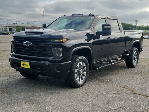 Used 2024 Chevrolet Silverado 2500 Custom w/ Custom Convenience Package AWD/4WD image 1